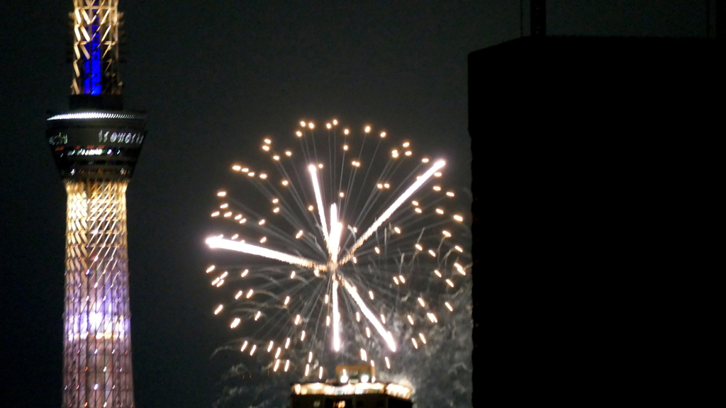 足立区から見た’24隅田川第一会場の花火４