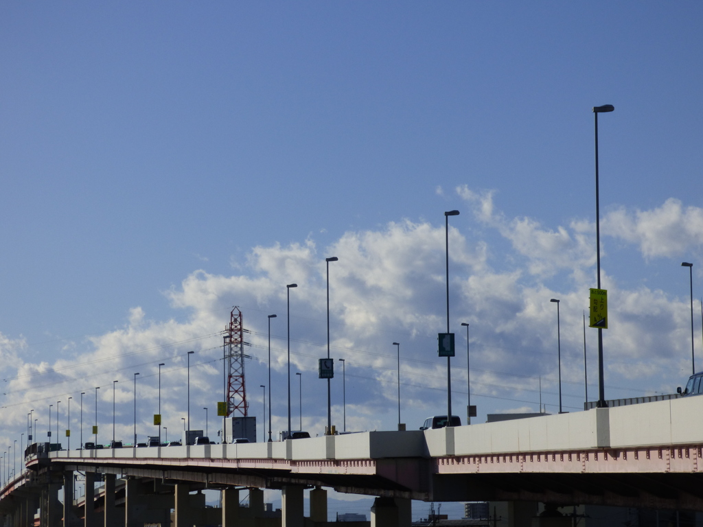 高速道路の雲