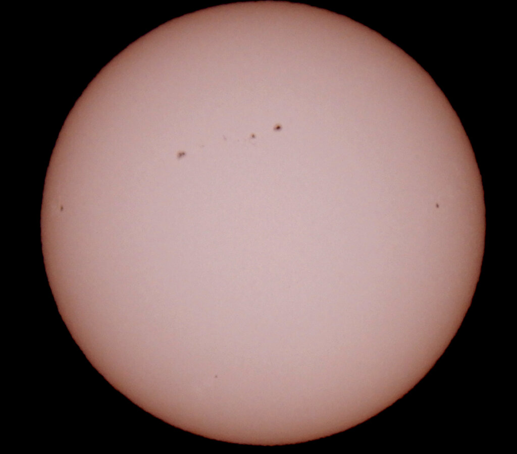 '22.12.24.10:27.の5枚を重ね画像処理した太陽面