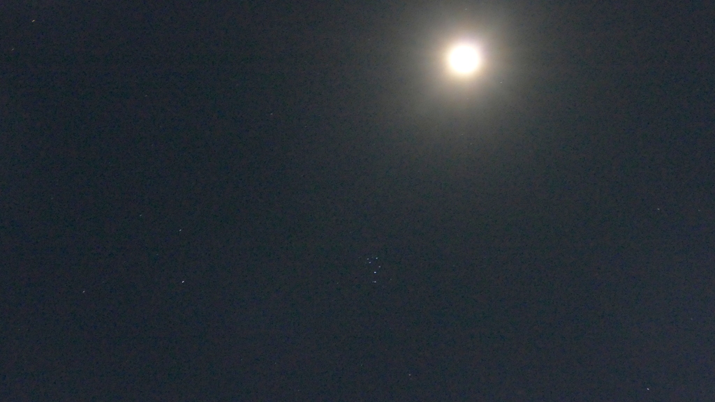 月とプレアデス星団