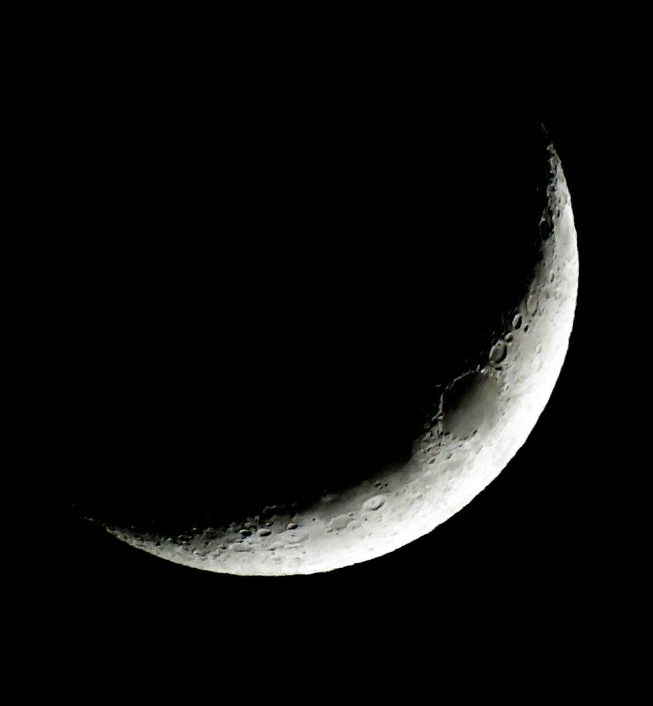 ’23.01.25.17:35の10枚を重ね画像処理した月