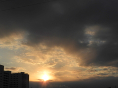 荒川西新井橋からの雲被る夕日夕日