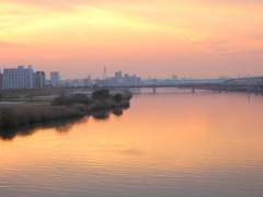 幻想的な荒川の風景