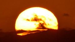 丹沢山系に沈む夕日