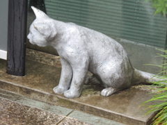 東京千駄木の夏目漱石の吾輩は猫である像