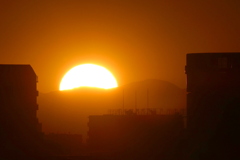 新春丹沢山の左の夕日