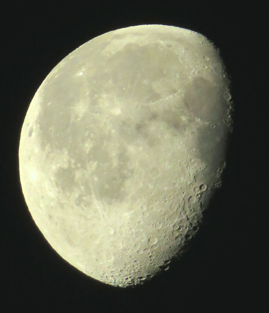 '22.11.13.22:18.の15枚を画像処理をした18.7の月