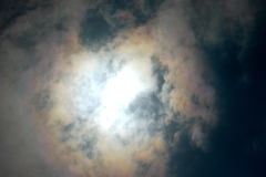 太陽の周りの彩雲