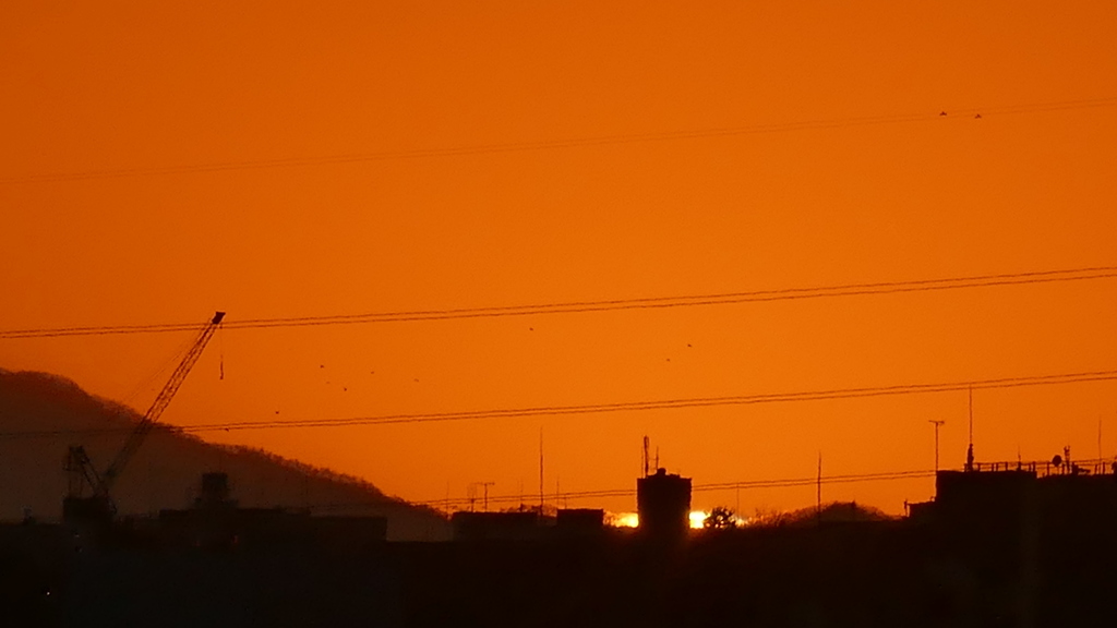 二十六夜山左に