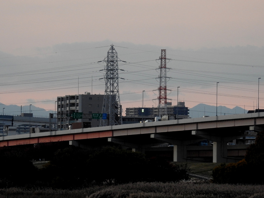 高速の上の太平山裾野蕨山辺り～大持小持山