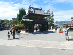 厳島神社の出口の大願寺