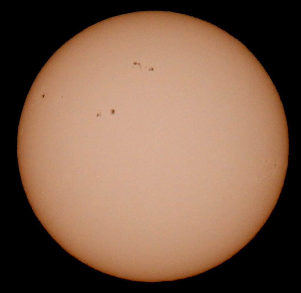 ’23.02.08.10:40.の5枚を重ね画像処理した太陽面