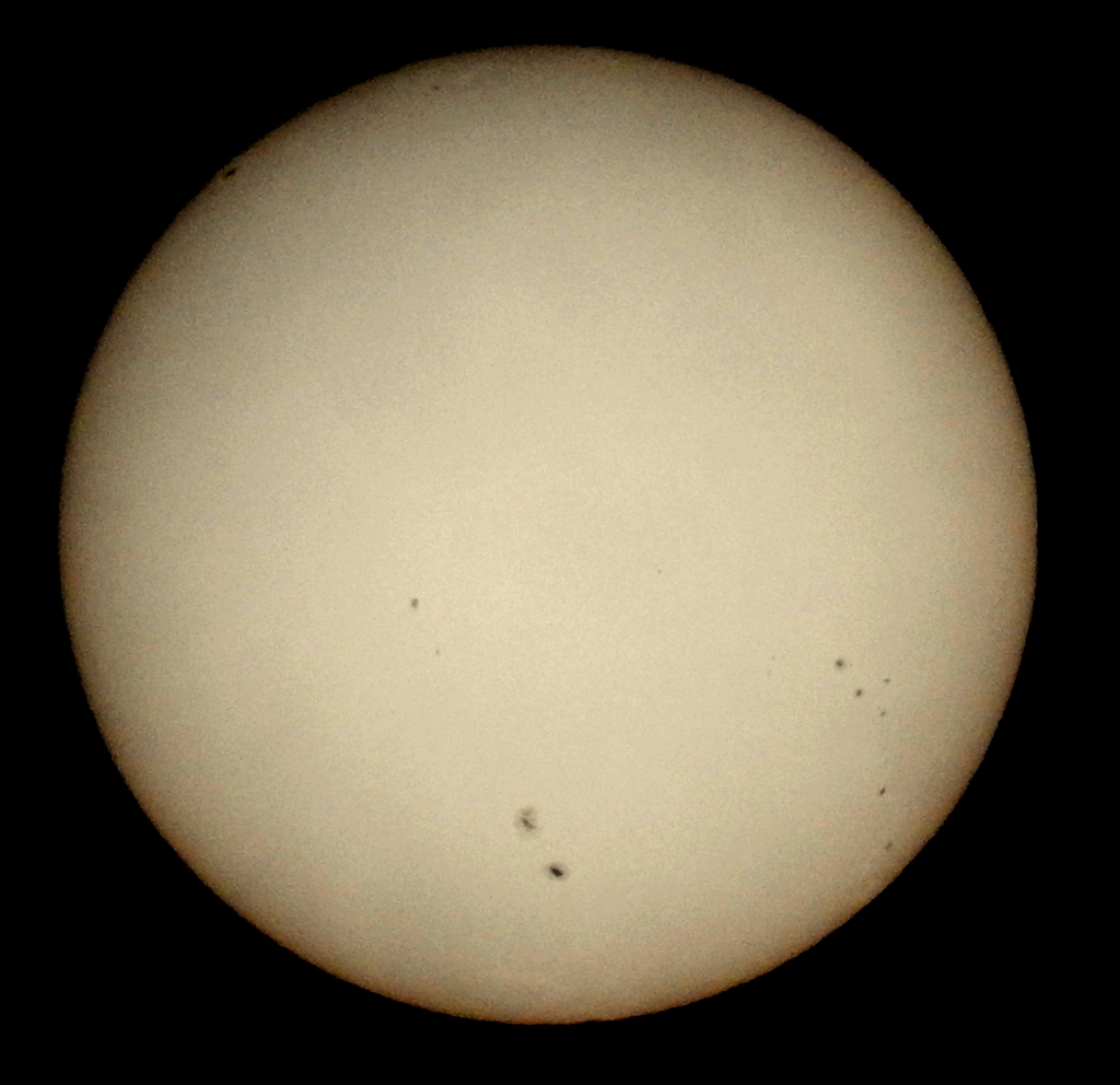 ようやく晴れ間の見えた東京の太陽