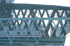 隅田川橋梁の東京メトロ日比谷線北千住へ