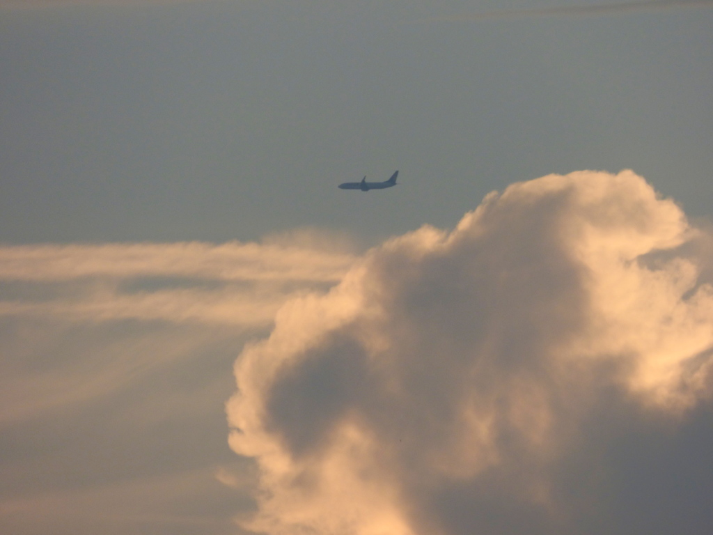 入道雲と飛行機３