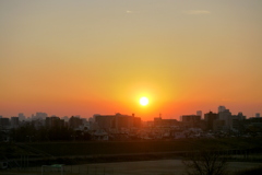 ’23七草の千住新橋からの夕日