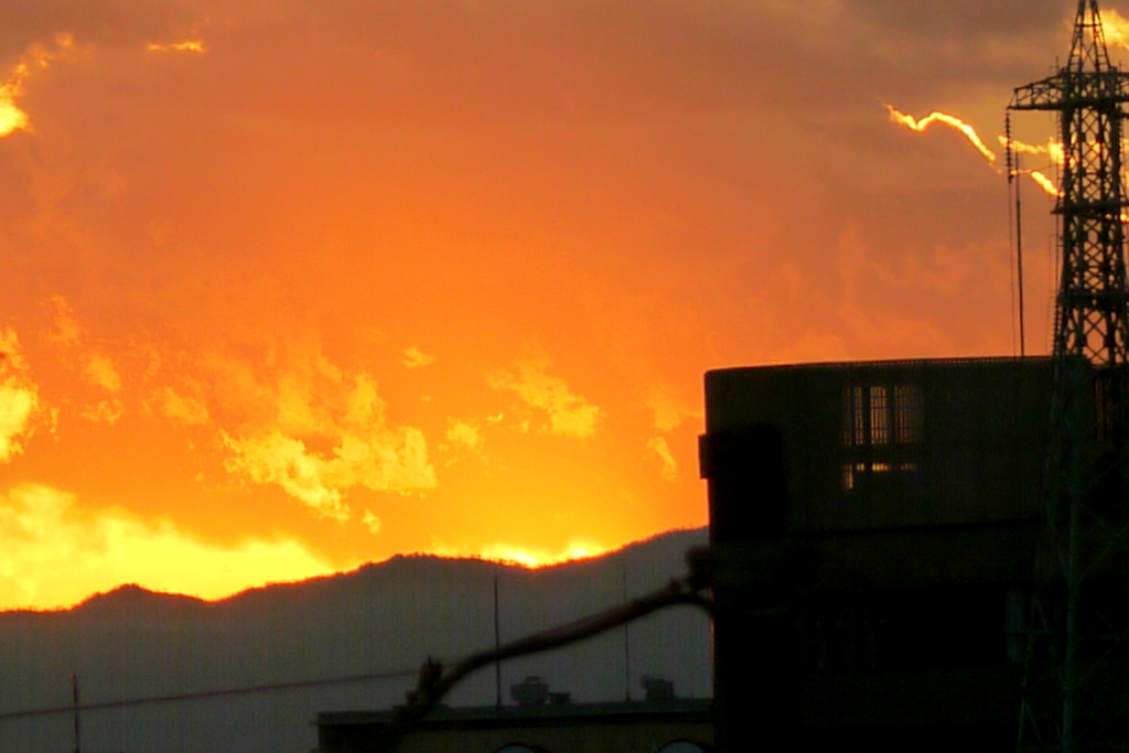 ’23新年の荒川土手から丹沢山系の落日直後の夕焼け