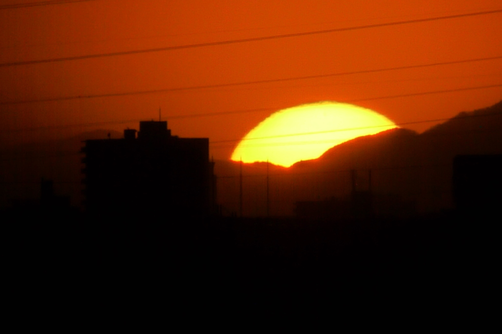 千住新橋から笹山の夕日