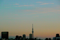 夕暮れの千住と東京スカイツリー