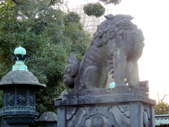 上野東照宮の左の狛犬