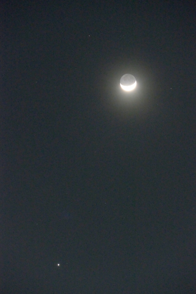 うお座の星と地球照の三日月と木星