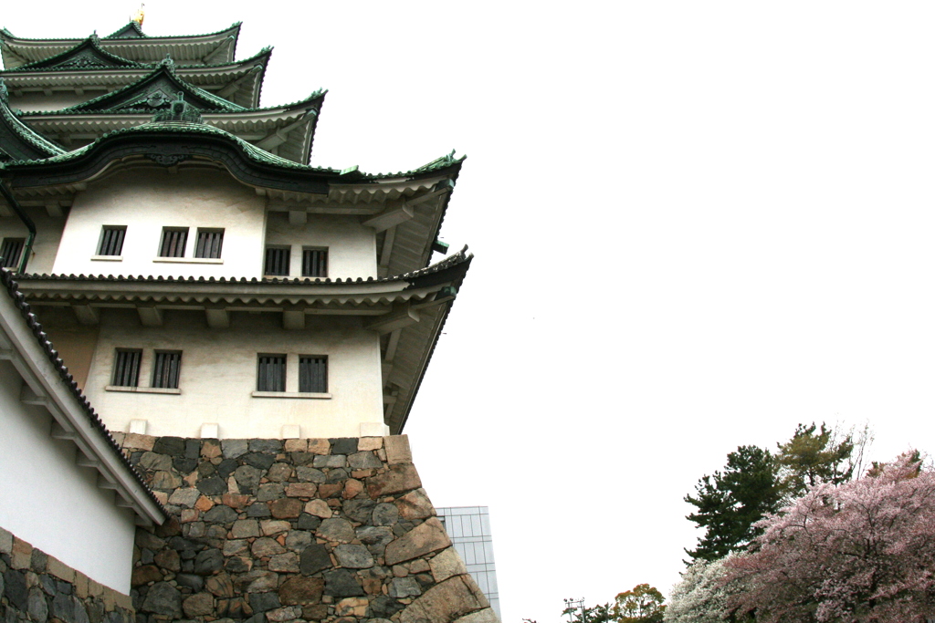 国宝犬山城は日本最古の織田信康が建てた城である