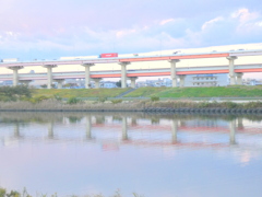 荒川の高速高架の風景