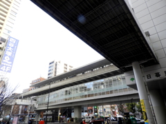 日暮里南口の舎人ライナーコンコース