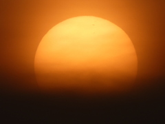 ’22.3.25の雲の中に沈む大きな夕日