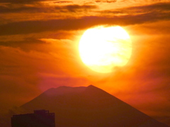 富士山上の夕日