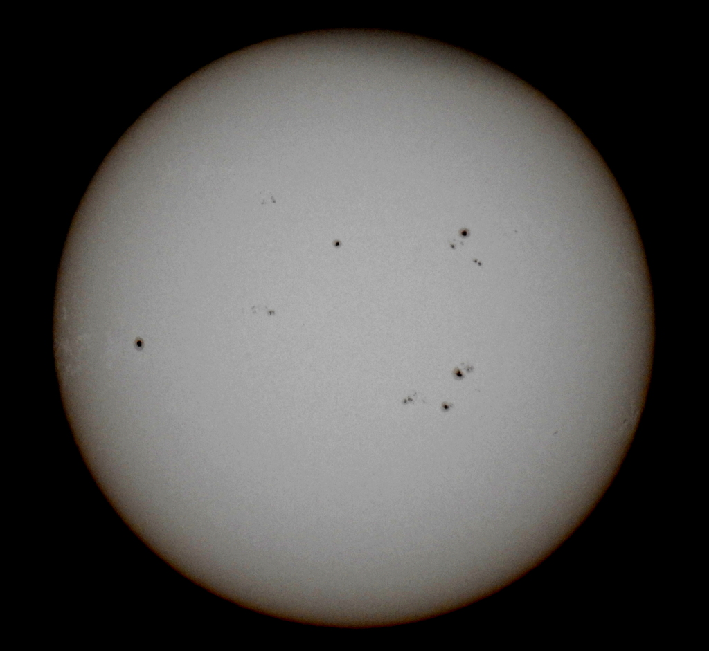 現在大きい磁気嵐が地球に届いている