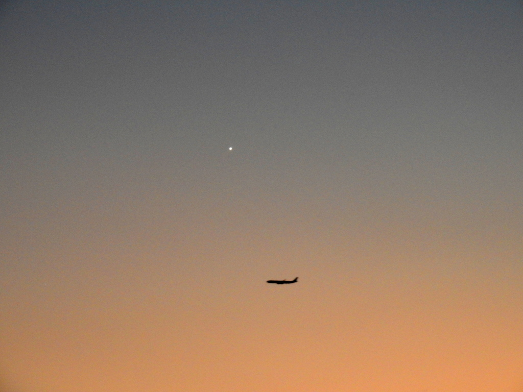 西の空の明星と