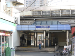 千住関屋の東武伊勢崎線スカイツリー駅の前の京成関屋駅