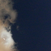 雲被る月齢5.9と木星の星空