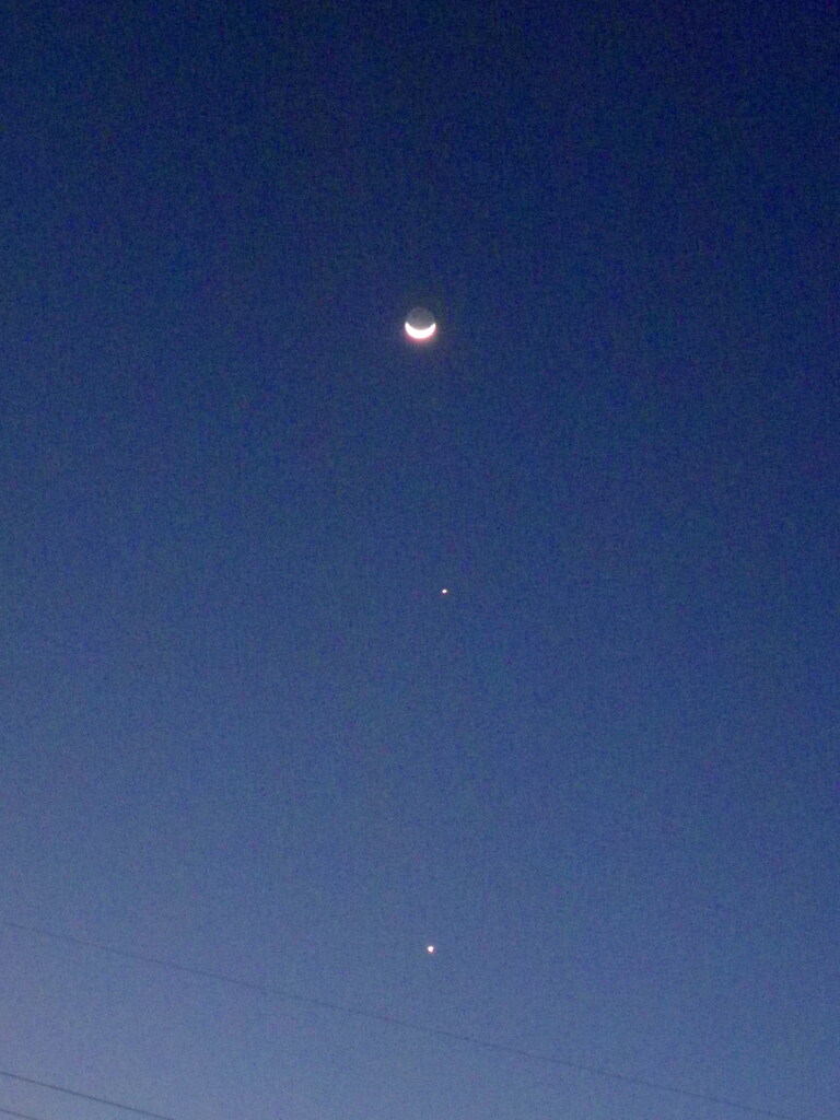 地球照月と木星と宵の明星の空