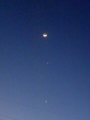 地球照月と木星と宵の明星の空