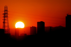 荒川土手から見えた丹沢山の左の夕日