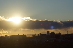 富士山と丹沢山系の上に長い雲
