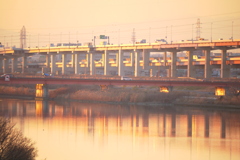 千住新橋から’２３新春の高速高架の夕焼け
