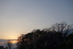 千住桜木ワンドから尾竹橋公園の雲間に沈む夕日