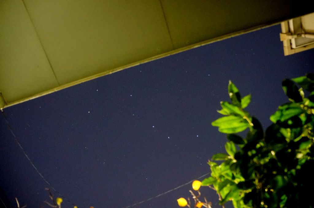 自宅の軒下から北斗七星（大熊座）