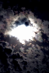 太陽の周りの彩雲