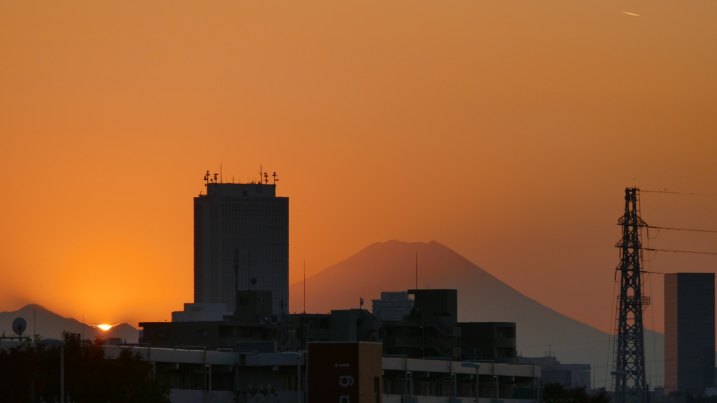 蛭ヶ岳と檜洞丸の谷相に落ちる