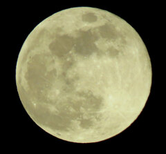 '22.12.08.17:54.の5枚を重ね画像処理した今年最後の満月