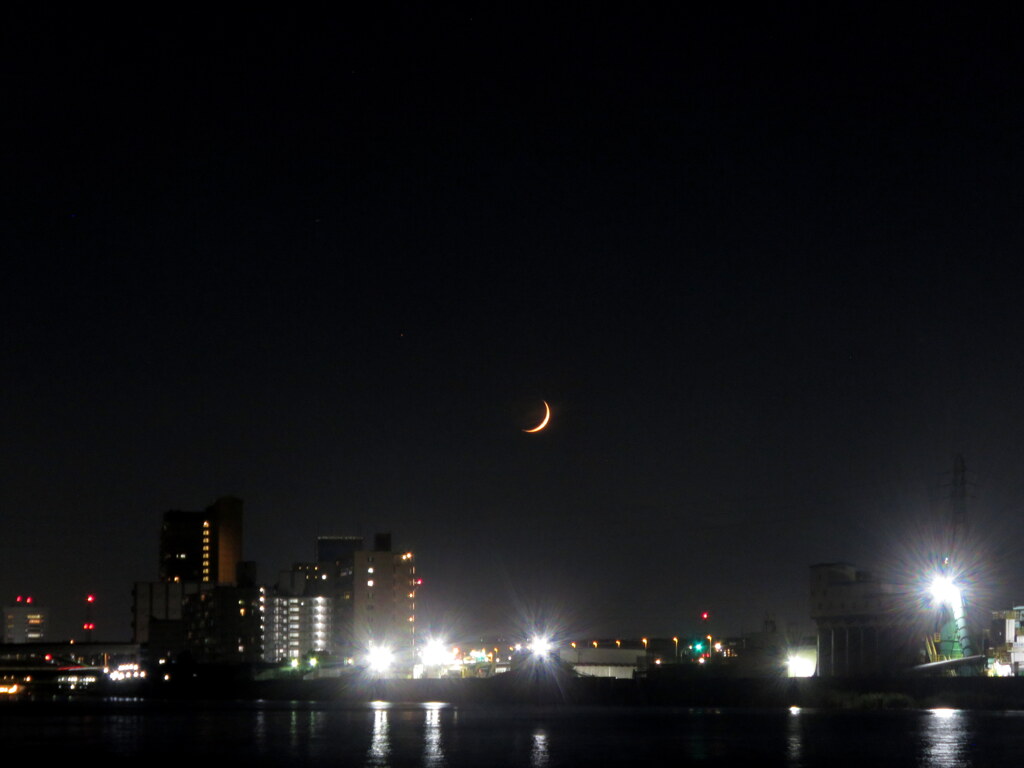 三日月隅田川西へ