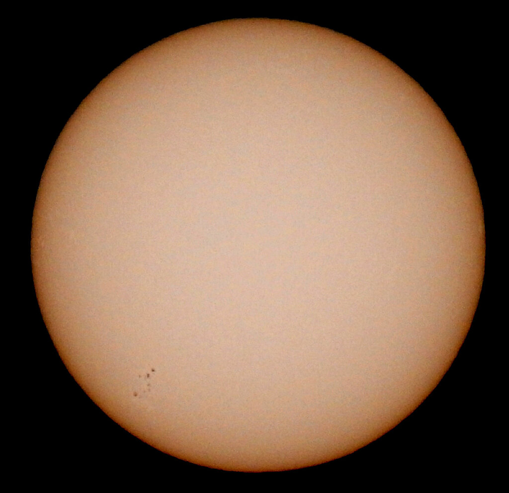 '23.04.09.08:01-2.の5枚を重ね画像処理した太陽面