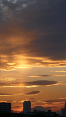 日没後の上に伸びる光線