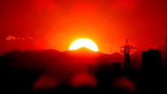 '21.11.25.16:22.丹沢山系の蛭ヶ岳に落日