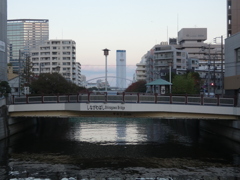 落日直後の旧東海道の品川橋