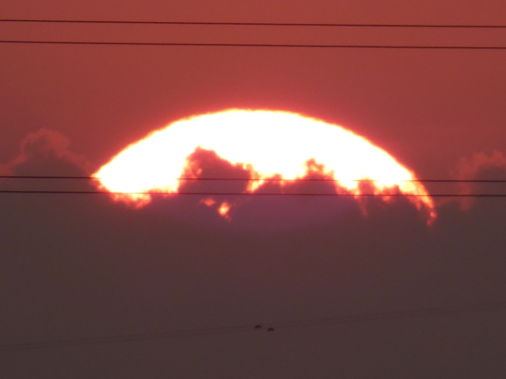 ’22.3.24の雲に落ちる夕日